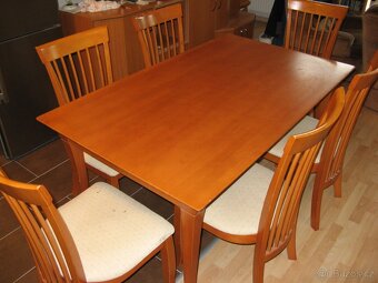 JÍDELNÍ STUL + 6 židlí - 2