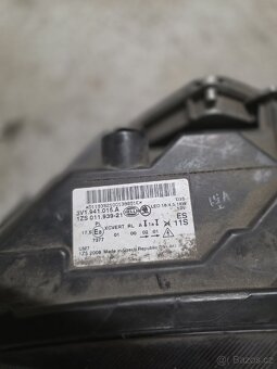 Světlo predni škoda superb 3 - 2