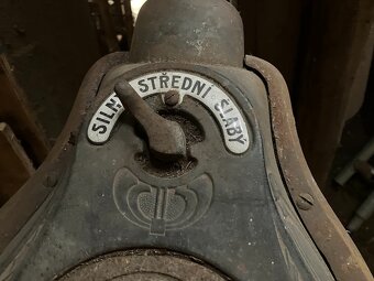 kamna, hystorická, pěkná. - 2