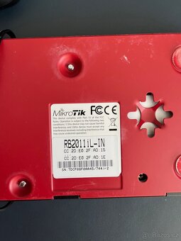 Prodám router MikroTik RB2011iL-IN - 2