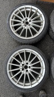 Alfa Romeo kola R18 - 2