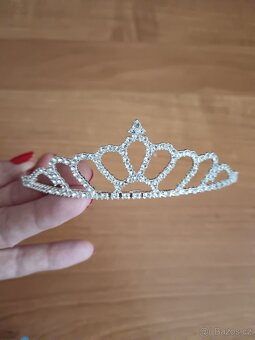 Společenská korunka. - 2