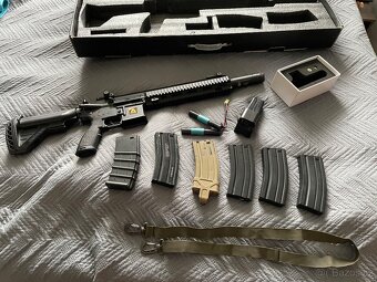 Airsoftová zbraň M4 - 2