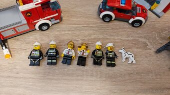 Lego 60110 Hasičská stanice - 2