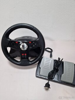 Volant s pedály Logitech - 2