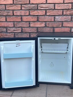 Lednice indel B – Minibar 40l - 2