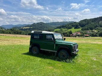 Land Rover Defender - 2