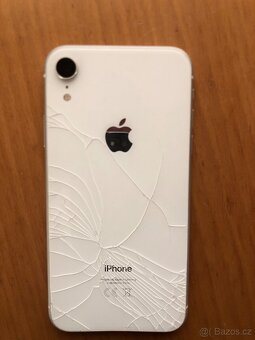 iPhone Xr 64Gb - rozbity displej + prasklo zadní sklo - 2