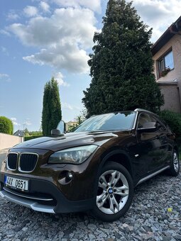 BMW X1 2,0D 130KW N47 Marrakesh brown, červená kůže - 2