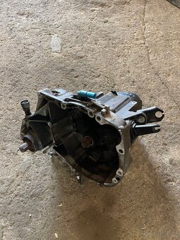 RENAULT THALIA II 1.2 16V-55Kw—-PREVODOVKA JB1-997 - 2