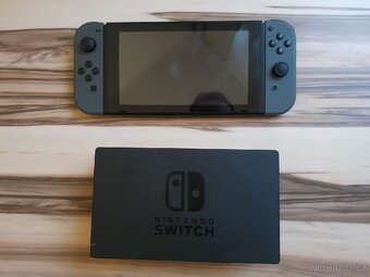 Nintendo Switch Grey Joy-Con +3 hry - 2