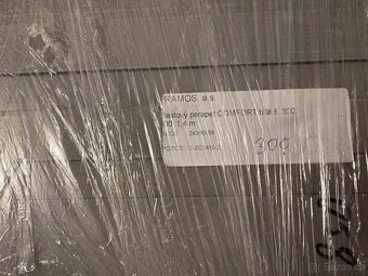 Bílý vnitřní plastový parapet 1400 mm x 300 mm, vč. krytky - 2