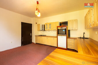 Prodej rodinného domu, 242 m², Kroučová - 2