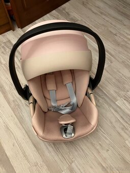 Autosedačka cybex plus báze - 2