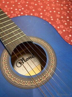 Dětská kytara, dobře hraje + textilní obal - 2