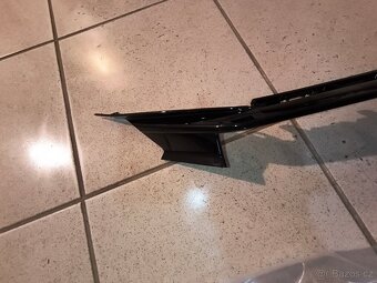 Peugeot 208 II lišta nad drilem - 2