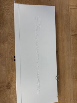 10 Gbit switch MikroTik CRS312-4C+8XG - 2