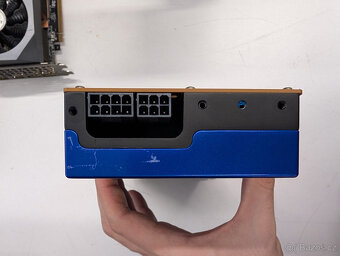 AMD Radeon Pro W5700 8GB – profesionální grafická karta - 2