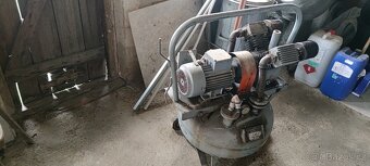 Prodám dvoupistovy kompresor - 2