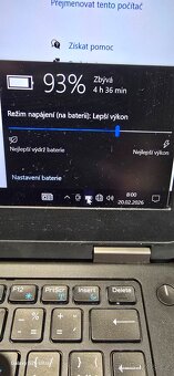 Krásný menší notebook Dell - 2