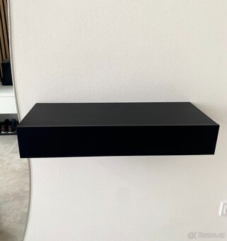 Černá nástěnná šuplíková skřínka polička - 2