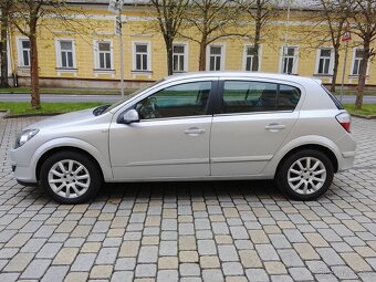 Opel Astra H Twinport Elegance - 2