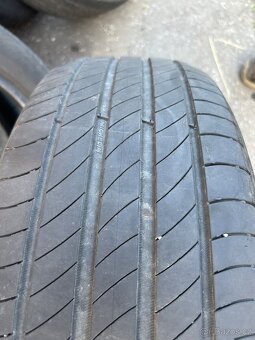 205/60/16 - 2