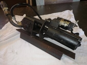 Hydraulické čerpadlo 12V - 2