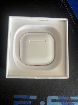 AirPods 4 - 2