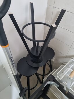 Nabízím k prodeji 3 ks barových židliček z Ikey - 2