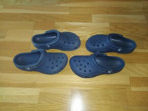 2x crocs 33 - 34 i dvojčata tmavě modré - 2
