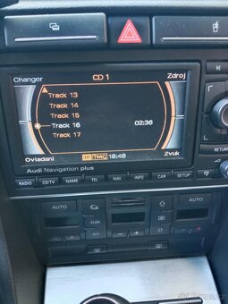 Auto rádio RNS - 2