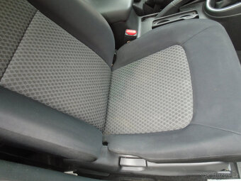 Nissan X-trail T31 - koupím přední sedačku spolujezdce - 2