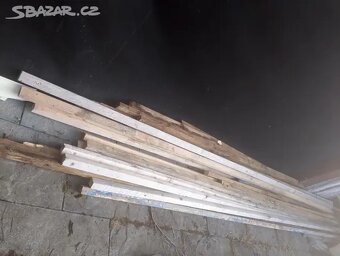 Dřevěný masivní rošt 120x300,dřevěné latě 80kč.. - 2