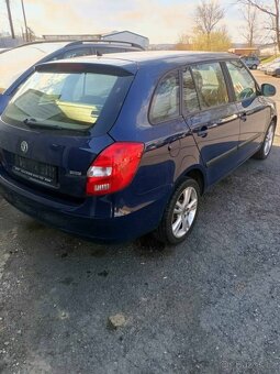 Škoda Fabia kombi facelift 130tis km Tm.modrá - 2
