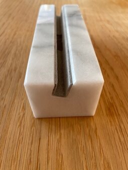 Mramorový designový stojánek BoConcept - 2