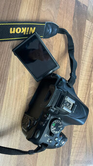 Nikon D5200 + objektivy a příslušenství - 2