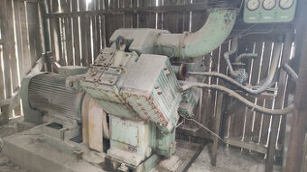 Pístový vzduchový kompresor ČKD Praha - 2 DVK 280 - 2