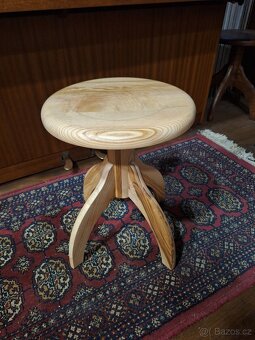 Otocna stolicka zidlicka - 2