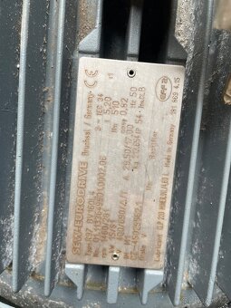 Prodám el motor s převodovkou - 2