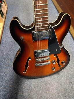 Semi akustická kytara Harley Benton - 2