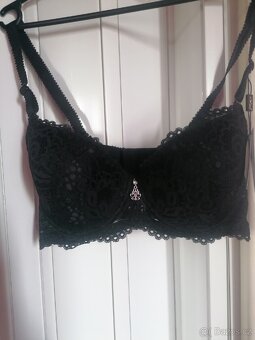 Nová černá podprsenka - 2