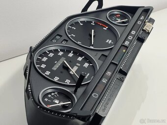 BMW E30 - Kroužky do budíku - 2