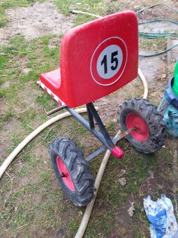 SULKA ZA DAKR A DALŠÍ - 2