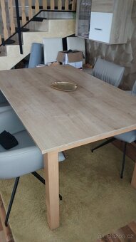 Prodám jídelní stůl - 2