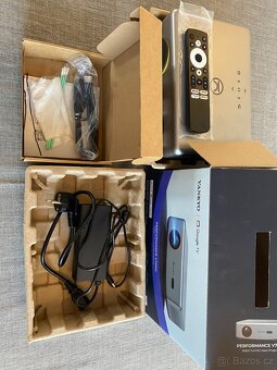 Projektor Vankyo Performance V700G - 2