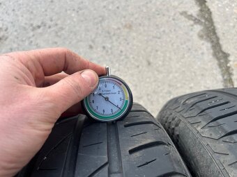 Pneu 195/65/15 - 2