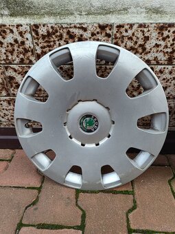 Poklice Škoda r15 originál - 2