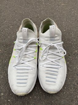 Tenisky Under Armour HOVR Phantom 3 - 2