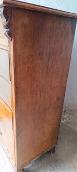 Starožitný nábytek - 2